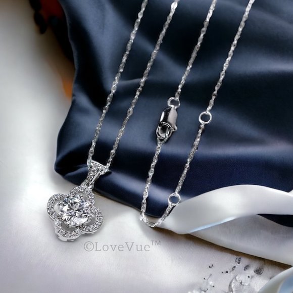 Certified 1ct. t.w. Diamond Clover Elegant Necklace VVS1 GRA Certified - Picture 5 of 16